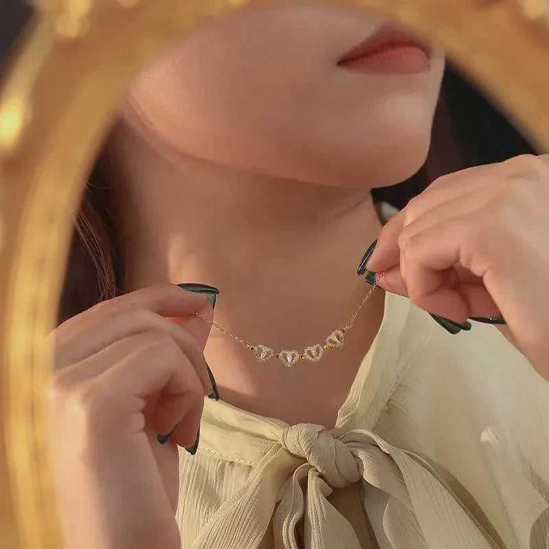 Magnetic Hearts Clover Necklace 2 in 1