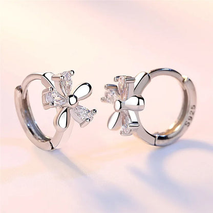 BRINCO ARGOLINHAS CRAVEJADAS FLORES PRATA 925 - BRP073