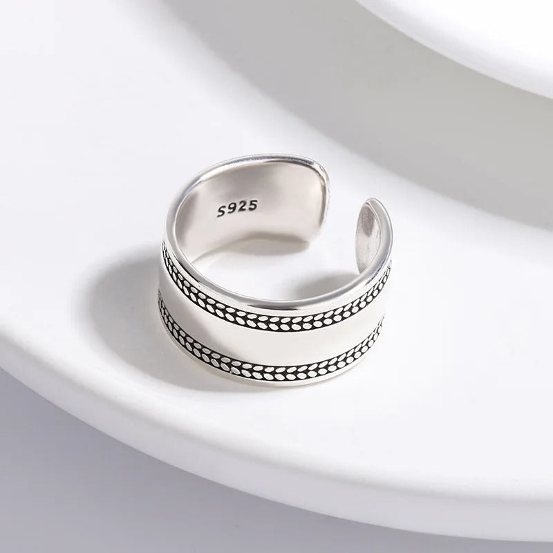 Adjustable Winner Ring in 925 Sterling Silver