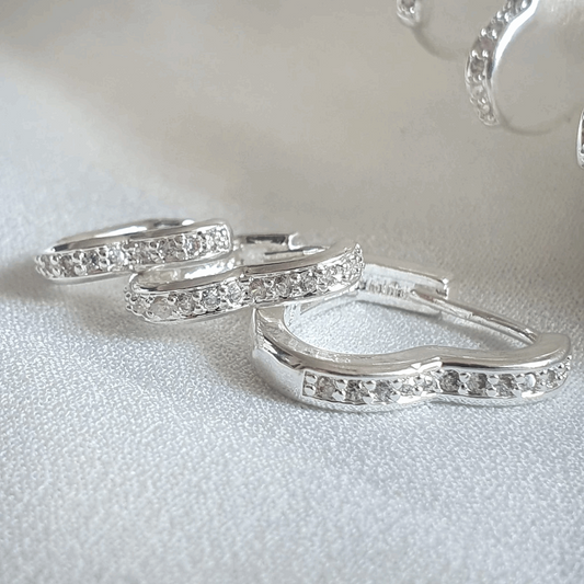 BRINCO TRIO CORAÇÕES CRAVEJADOS PRATA 925 - BRP025